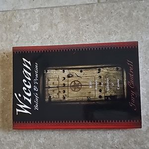 Wiccan Beliefs & Practices by Gary Cantrell paperback NWOT never read
